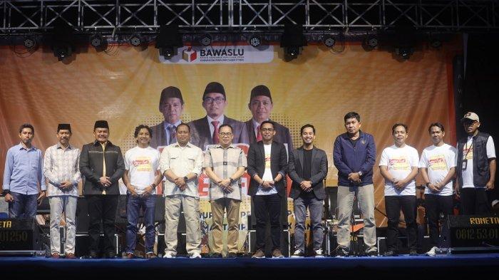 Pj Bupati Penajam Paser Utara Makmur Marbun membuka Bawaslu Super Fest 2024 yang mengusung tema 