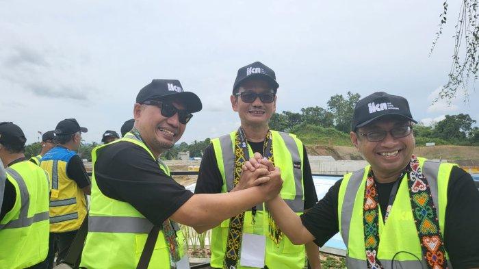 Rektor Uniba Dr Isradi Zainal saat mengunjungi Bendungan Sepaku-Semoi di kawasan IKN Nusantara.