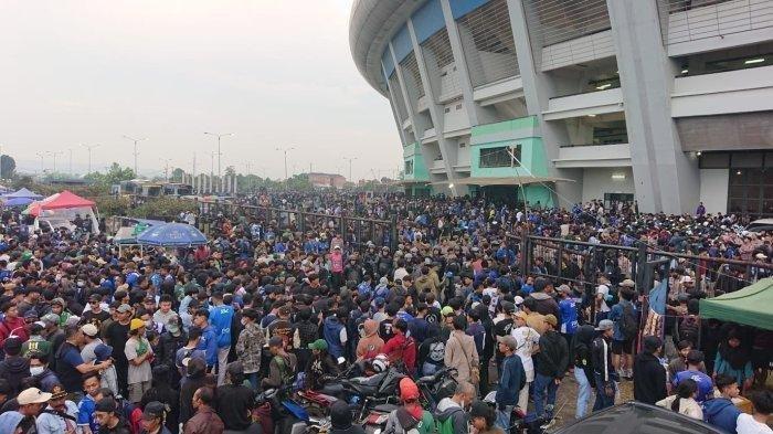 SUASANA Stadion GBLA beberapa waktu lalu.