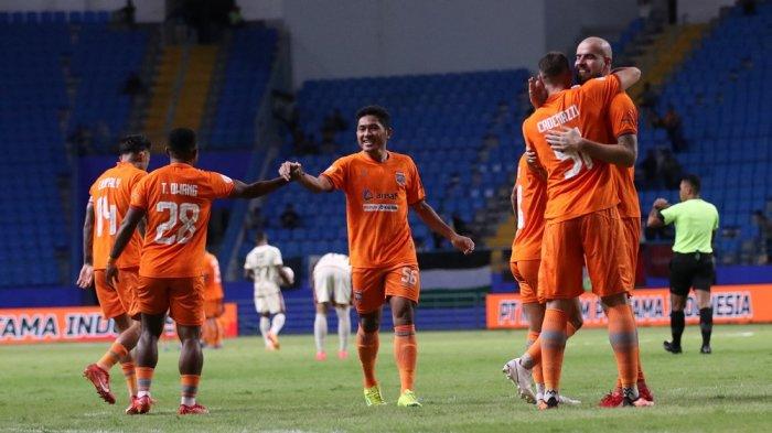 Sukses menaklukkan Bali United 4-2, Borneo FC meraih gelar juara 3 Championship Series Liga 1, Wiljan Pluim dan Felipe Cadenazzi berhasil cetak brace atau dua gol.