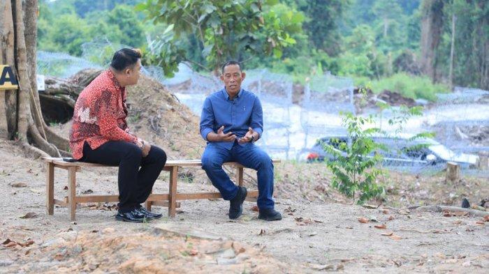 Proses pembangunan Kebun Raya Bundayati sampai hari ini terus dikebut terlihat berbagai alat berat hingga pekerja konstruksi banyak beraktivitas di kawasan kebun raya ini.