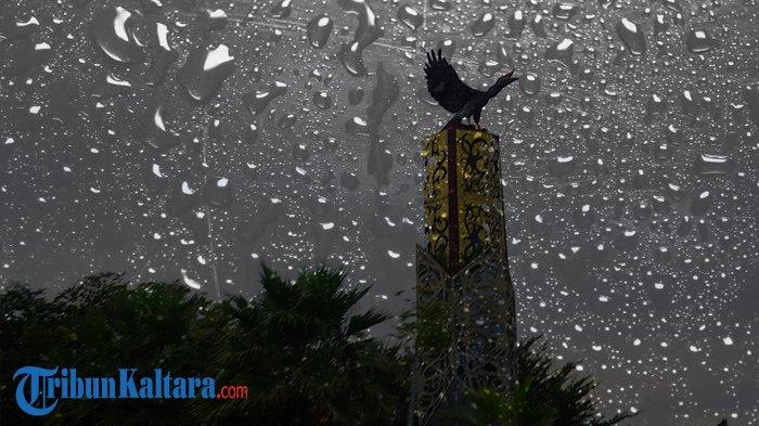 ILUSTRASI - Dalam artikel TribunEvergreen ini tersaji bacaan doa ketika turun hujan dalam bahasa Arab, serta waktu yang baik untuk berdoa bagi umat muslim. (TribunKaltara.com)