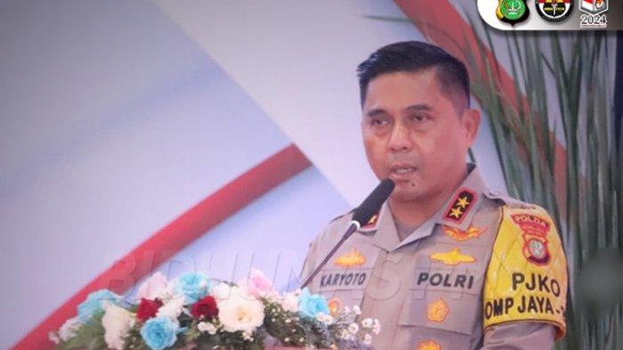 FOTO Kapolda Metro Jaya Irjen Pol Karyoto. Dalam daftar lengkap mutasi Polri terbaru 2025 di jajaran Polda Metro Jaya, terlihat Kapolsek dengan pangkat AKP yang paling banyak digeser oleh Kapolda Metro Jaya Irjen Pol Karyoto.