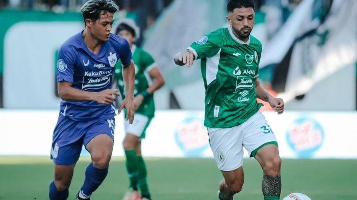 FOTO Duel PSS Sleman vs PSIS Semarang (biru).