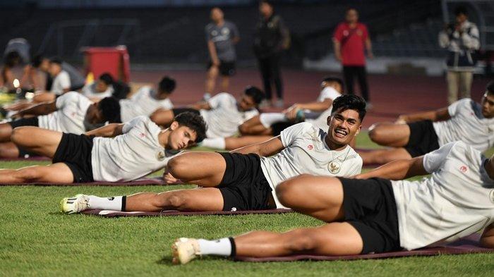 FOTO Latihan perdana Timnas Indonesia U23 jelang Kualifikasi Piala Asia U23. Latihan perdana Timnas Indonesia jelang Kualifikasi Piala Asia U23, Marselino Ferdinan belum gabung.