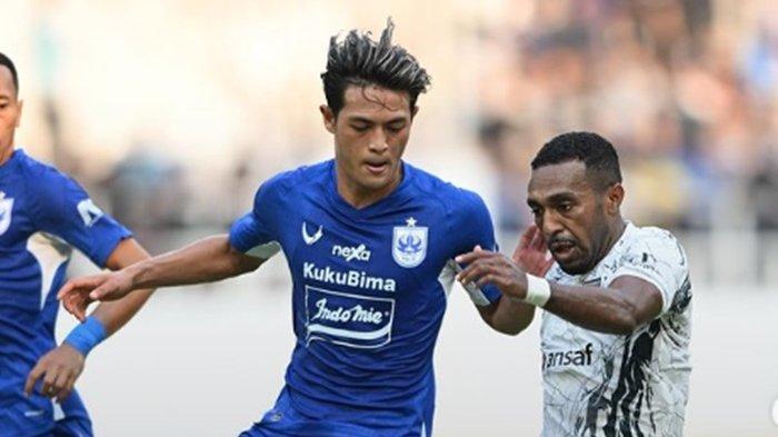 FOTO PSIS Semarang (biru) vs Borneo FC di Liga 1. Berikut ini alasan coach Gilbert Agius usai PSIS Semarang tak bisa kalahkan Borneo FC di pekan kelima Liga 1, beda saat jamu Persebaya Surabaya di Stadion Jatidiri.