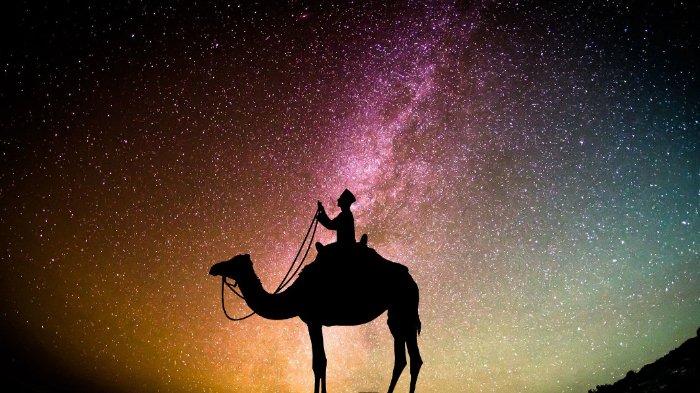 PANTUN LAILATUL QADAR - Potret orang sedang berdoa dari Freepik.com. Simak kumpulan pantun malam Lailatul Qadar berikut ini, ajakan beribadah di malam yang penuh dengan kemuliaan, bagikan di media sosial.