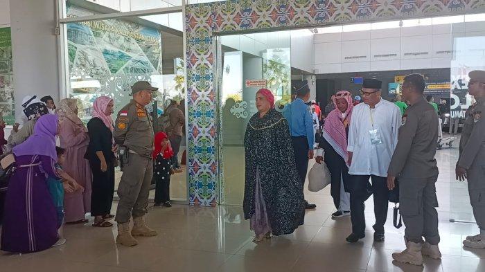 Daftar Haji Tahun Ini Berangkat Ke Tanah Suci 33 Tahun Lagi 5 000 Orang Masih Menunggu Daftar Haji Tahun Ini Berangkat Ke Tanah Suci 33 Tahun Lagi 5 000 Orang Masih Menunggu