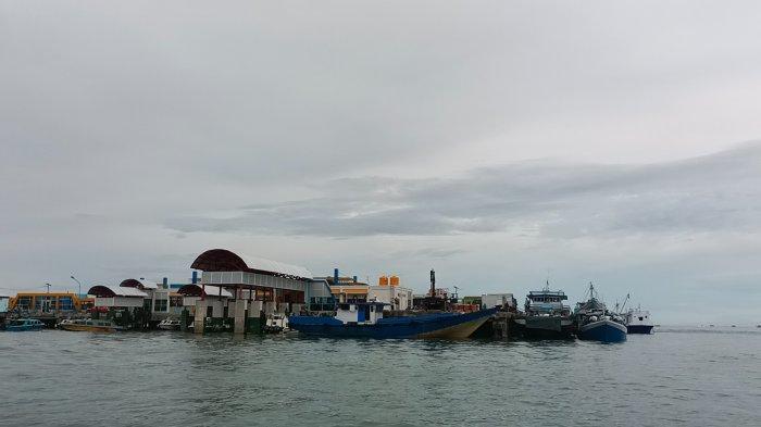 Keberangkatan penumpang di Pelabuhan Tengkayu Satu Kota Tarakan.