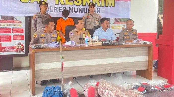 Wakapolres Nunukan, Kompol Arofiek Aprilian Riswanto mengungkap kronologi pembunuhan seorang pria pengepul rumput laut, di Mako Polres Nunukan, Selasa (09/07/2024), siang.