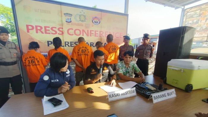 Lima orang pelaku yang kini sudah ditetapkan tersangka tampak ditampilkan dalam rilis pers Kamis (3/8/2023) sore kemarin.