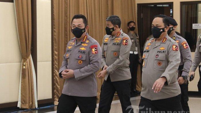 FOTO Kapolri Jenderal Pol Listyo Sigit Prabowo (kiri) bersama Wakapolri Komjen Pol Gatot Eddy Pramono (kanan) bersiap memberikan keterangan kepada wartawan di Mabes Polri, Jakarta Selatan, Jumat (30/9/2022). Dalam daftar calon Wakapolri pengganti Gatot Eddy Pramono kata politisi PDIP Trimedya Panjaitan, ada nama Jenderal asal Makassar hingga senior Kapolri Jenderal Listyo Sigit Prabowo.