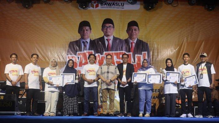 Pj Bupati Penajam Paser Utara Makmur Marbun membuka Bawaslu Super Fest 2024 yang mengusung tema 