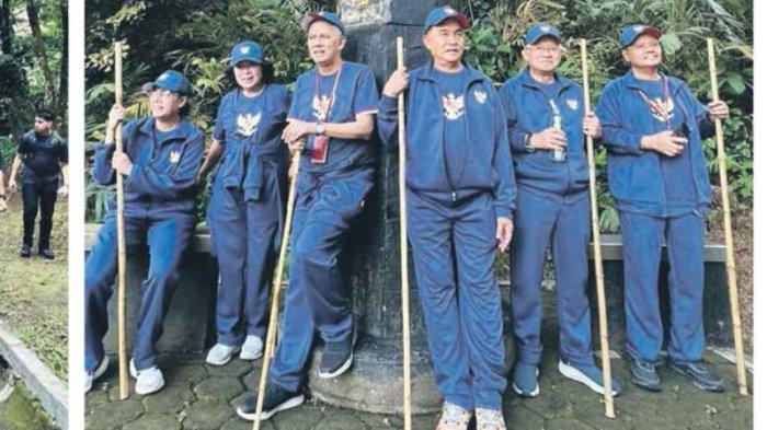 RETRET KABINET DI AKMIL - Retret atau pembekalan Kabinet Merah Putih di Akademi Militer Magelang berakhir, Menteri Keuangan Sri Mulyani ngos-ngosan saat mendaki Gunung Tidar.