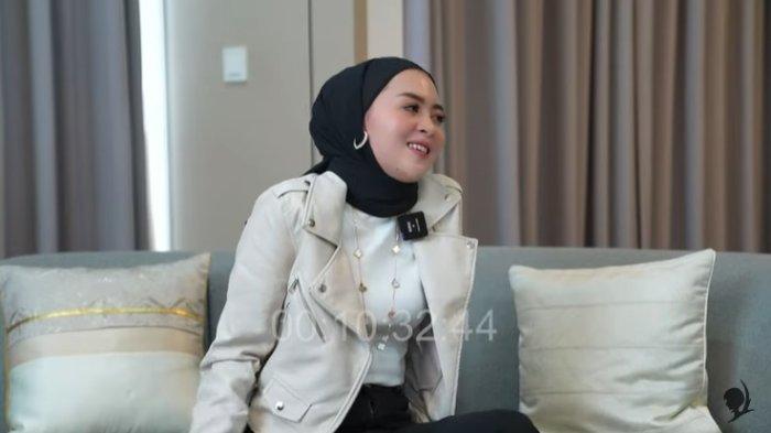 Meylisa Zaara bongkar urusan ranjang denga sang suami yang diduga gay (Tangkapan Layar YouTube Richard Lee)