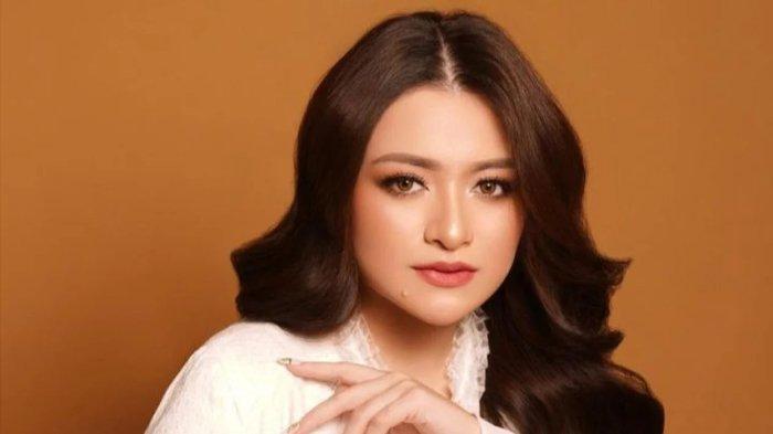 Nathalie Holscher dikabarkan telah dilamar kekasih barunya Ladislao Camara Carranza. (Instagram/@nathalieholscher)