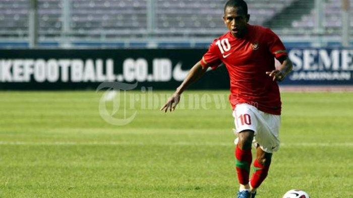 Oktovianus Maniani saat masih berbaju Timnas Indonesia di Piala AFF 2010