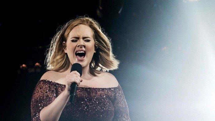 Penyanyi asal Inggris, Adele.