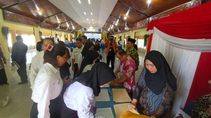 Penyerahan SK PPPK kepada 68 ASN PPPK guru dan nakes di Gedung Serbaguna Pemkot Tarakan, Rabu (19/72/2023).