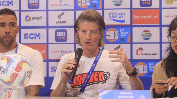 Eks Pelatih Borneo FC Pieter Huistra  