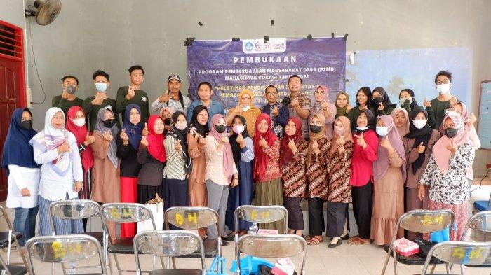 Tim dar Himpunan Mahasiswa Jurusan atau HMJ Perhotelan Poltekba Balikpapan menggelar Program Pengabdian Masyarakat Desa (P2MD) di Desa Bumi Harapan, Sepaku berupa pelatihan pengelolaan homestay untuk menyambut IKN Nusantara.