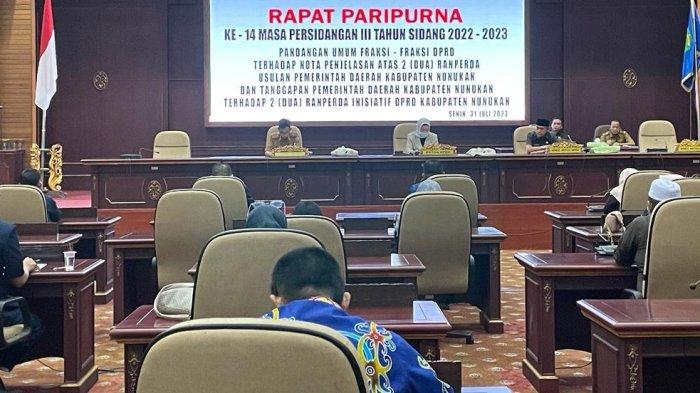 Rapat Paripurna ke-14 Masa Persidangan III tahun sidang 2022-2023 DPRD Nunukan, pada Senin (31/07/2023).