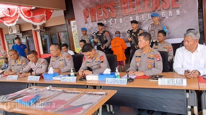 Kapolda Kaltara Irjen Pol Daniel Adityajaya, didampingi Kapolresta Bulungan dan para pejabat utama Polda Kaltara saat menggelar pers rilis di Mapolresta Bulungan, Senin (31/07/2023). (TribunKaltara.com/Edy Nugroho)