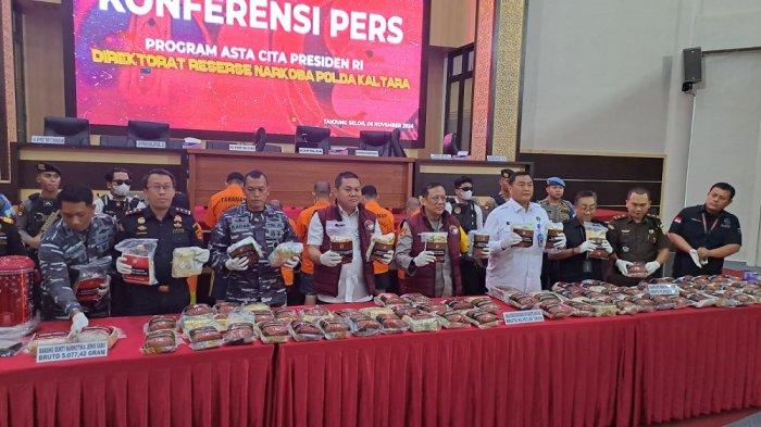 Kapolda Kaltara Irjen Pol Hary Sudwijanto membeberkan pengungkapan kasus peredaran narkotika jenis sabu seberat 150 Kh di wilayah Kalimantan Utara periode Agustus-Oktober 2024.