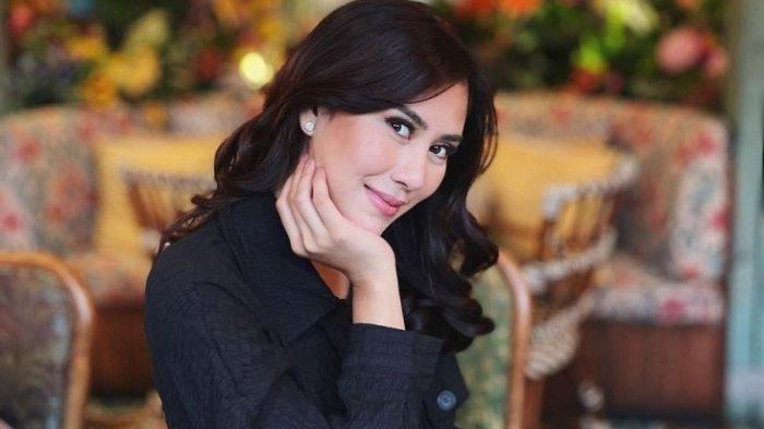 Syahnaz Sadiqah, adik kandung Raffi Ahmad.