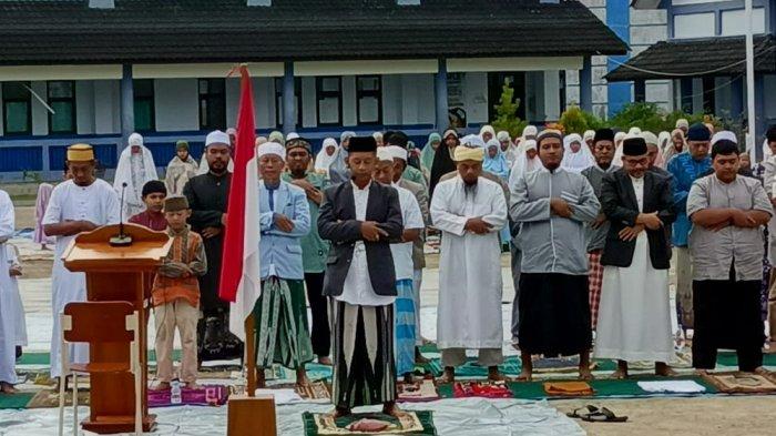 SIDANG ISBAT - Pelaksanaan Salat Idul Adha 1444 Hijriah Muhammadiyah di SMP Negeri 1 Malinau Kota, Kabupaten Malinau, Kalimantan Utara, Rabu (28/6/2023). Berikut ini link live streaming sidang isbat Kementerian Agama hari ini Selasa 27 Mei 2025, untuk menentukan 1 Dzulhijjah 1446 Hijriah dan Idul Adha 2025.