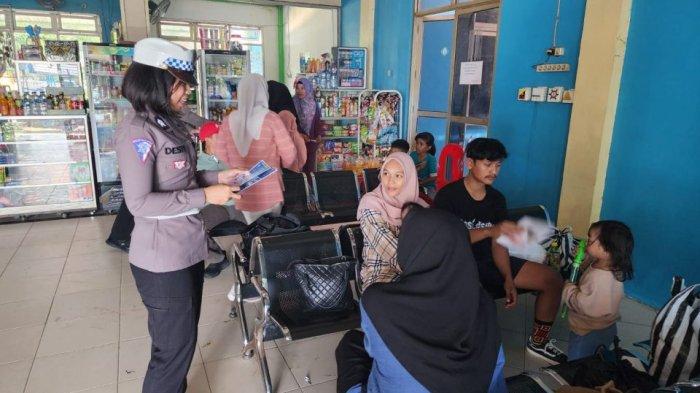 Ilustrasi - Selama Operasi Patuh Kayan 2023, selain penindakan tilang, juga dilakukan sosialisasi kepada pengendara.