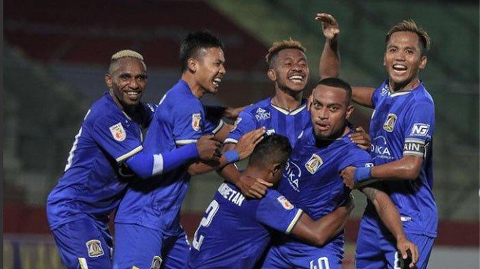 Selebrasi pemain Persiba Balikpapan saat mengalahkan PSBS Biak di Liga 2 2021 belum lama ini.