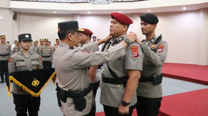 PEJABAT BARU - Kapolda Kaltara Irjen Pol Hary Sudwijanto, saat memimpin serah terima jabatan Direktur Reskrimsus dari Kombes Pol Ronald Ardiyanto Purba ke Kombes Pol Dadan Wahyudi di Mapolda Kaltara, Rabu (28/05/2025). (istimewa)