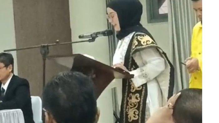 Andi Surayya Mappangile, istri Rektor Uniba berhasil meraih gelar Doktor (S3) Fakultas Kesehatan Masyarakat Universitas Indonesia (FKM UI) Jakarta.