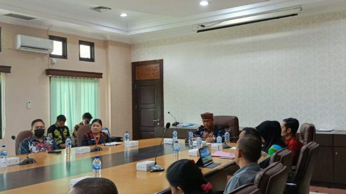Sidang panitia pertimbangan redistribusi tanah reforma agraria di Kantor Bupati Malinau, Kamis (24/8/2023). Tahun 2023 sasar ratusan bidang di 6 desa wilayah terluar Malinau, Kalimantan Utara.