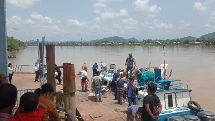 Aktivitas pengguna jasa di Pelabuhan Speedboat Malinau, Kalimantan Utara, beberapa hari lalu.