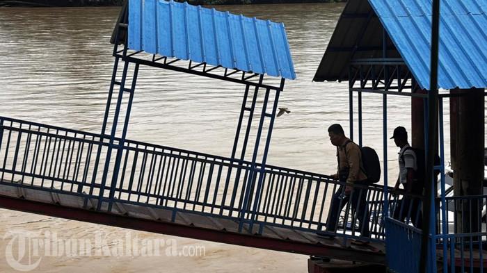 SUBSIDI PENUH - Aktivitas warga sebelum keberangkatan di Pelabuhan Speedboat Malinau, Kalimantan Utara, Kamis (17/7/2025). Saat ini seluruh rute reguler Malinau ke Tarakan penuh disubsidi untuk warga pemilik KTP Malinau. (TribunKaltara.com/Mohamad Supri)