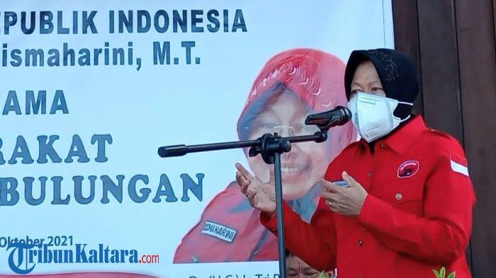 GUGATAN RISMA DITOLAK - Tri Rismaharini ketika masih jabat Mensos RI saat menyapa warga Bulungan di kediaman Ketua DPD PDI-P Kaltara Jhonny Laing Impang, Tanjung Selor, Kamis (28/10/2021). Inilah alasan Mahkamah Konstitusi atau MK menolak permohonan Perselisihan Hasil Pemilihan Umum ( PHPU ) atau gugatan terkait Pilgub Jawa Timur 2024 yang diajukan Calon Gubernur dan Calon Wakil Gubernur Jawa Timur (Jatim) nomor urut 03 Tri Rismaharini - Zahrul Azhar Asumta (Gus Hans), Khofifah-Emil segera dilantik oleh Presiden RI Prabowo Subianto. (TribunKaltara.com / Maulana Ilhami Fawdi)