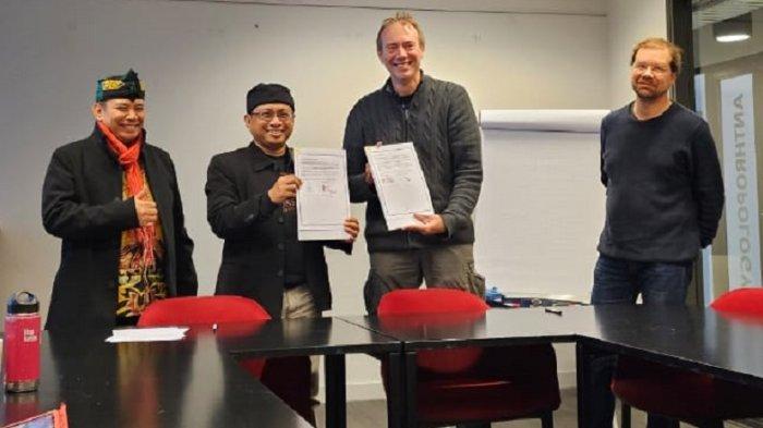 Rektor Uniba Dr Isradi Zainal menjadi narasumber dalam diskusi terkait IKN Nusantara di Amsterdam University yang dilanjutkan dengan perjanjian kerjasama.