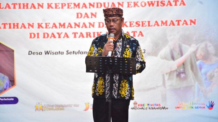 Wakil Bupati Malinau, Jakaria saat membuka pelatihan pemandu wisata di Desa Setulang, Kecamatan Malinau Selatan Hilir, Kabupaten Malinau, Kalimantan Utara, beberapa hari lalu.