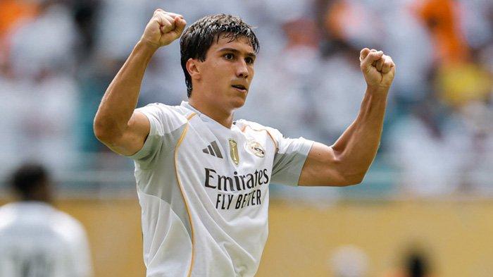 SIAP CURI PANGGUNG - Selebrasi Gonzalo Garcia, wonderkid Real Madrid yang mencetak gol di Piala Dunia Antarklub 2025. Penyerang 21 tahun ini siap mencuri panggung pada pertandingan PSG vs Real Madrid di semifinal Piala Dunia Antarklub, Kamis (10/7/2025). (X/@realmadrid)