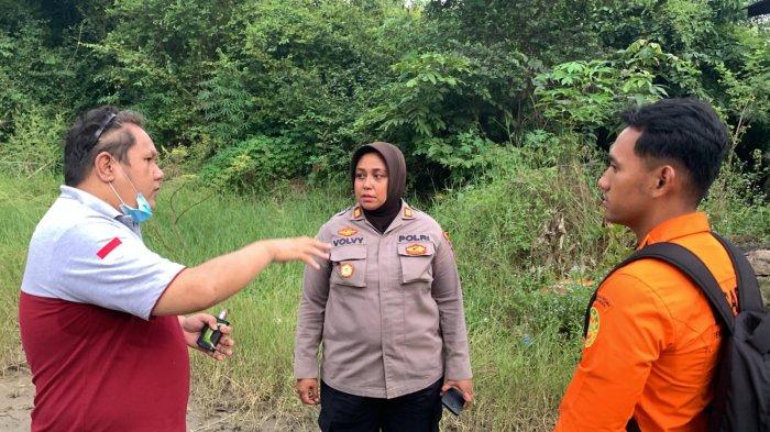 Tim Emergency Response Palangkaraya, Polsek Pahandut, dan Basarnas Palangkaraya saat melakukan koordinasi terkait pencarian oramg diduga tenggelam di DAS Kahayan, Jumat (15/12/2023).
