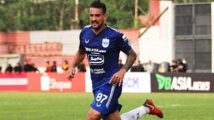 Flavio Beck Junior yang datang lagi atau comeback ke PSIS Semarang, namun belum ada kepastian dirinya bakal memperkuat PSIS di Liga 1 2021 atau justru dipinjamkan ke klub lain.
