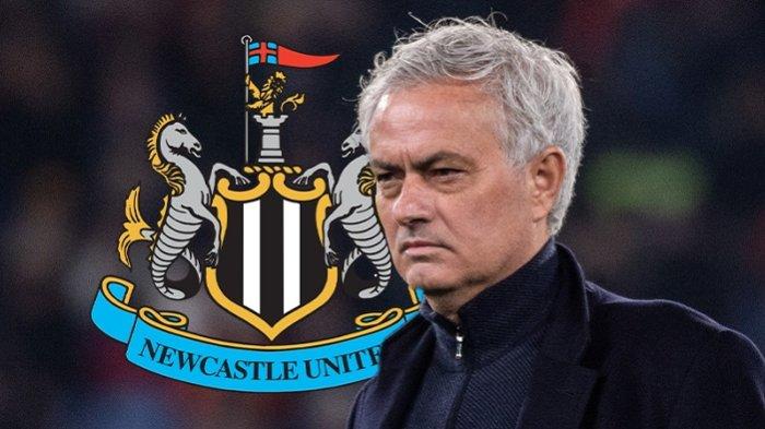 Jose Mourinho kini dikabarkan akan melatih Newcastle United usai dipecat AS Roma