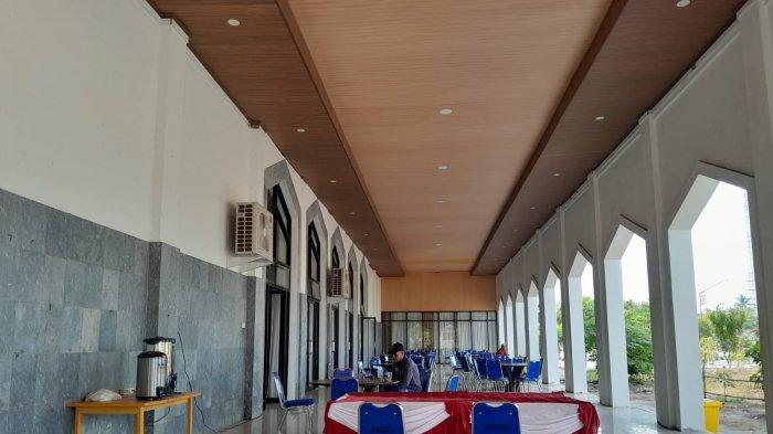 Suasana Posko Tabligh Akbar Habib Umar Bin Hafidz di Samping Aula Darussalam untuk Makan Para Jemaah, belakang Madjid Raya Darussalam, Jalan G.Obos Palangkaraya, Selasa (22/8/2023).