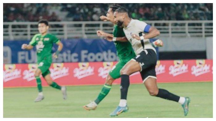Gol Cantik Savio Roberto Warnai Hasil Imbang Babak Pertama, PSM Vs Persebaya Sama Kuat 1-1
