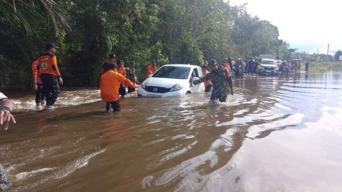 Bencana Banjir di Kalteng kini semakin meluas, bahkan jumlah warga terdampak bertambah hingga puluhan ribu orang.