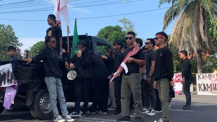 Gerakan Mahasiswa Palangkaraya  atau GEMPAR Peduli Seruyan kembali lakukan aksi damai jilid dua di Mapolda Kalteng, pada Senin (23/10/2023).