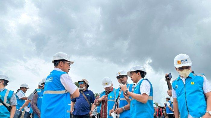 Dewan Komisaris dan Direksi PLN meninjau pembangunan infrastruktur kelistrikan IKN.