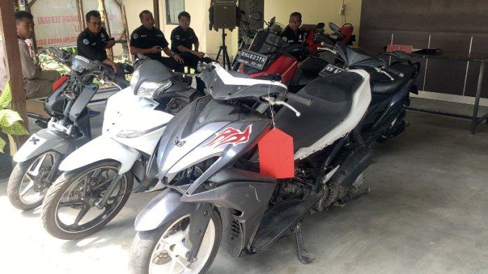 Barang bukti hasil curian 6 Pelajar Palangkaraya saat diamankan di Mapolresta Palangkaraya, Jumat (10/11/2023).